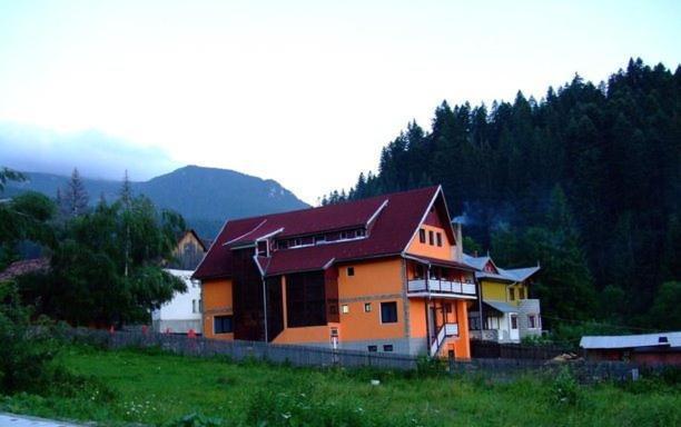 Vila Cristina Ceahlău 外观 照片